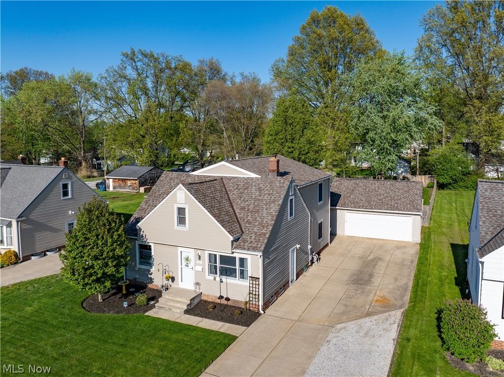Property Photo:  5307 Karen Isle Drive  OH 44094 