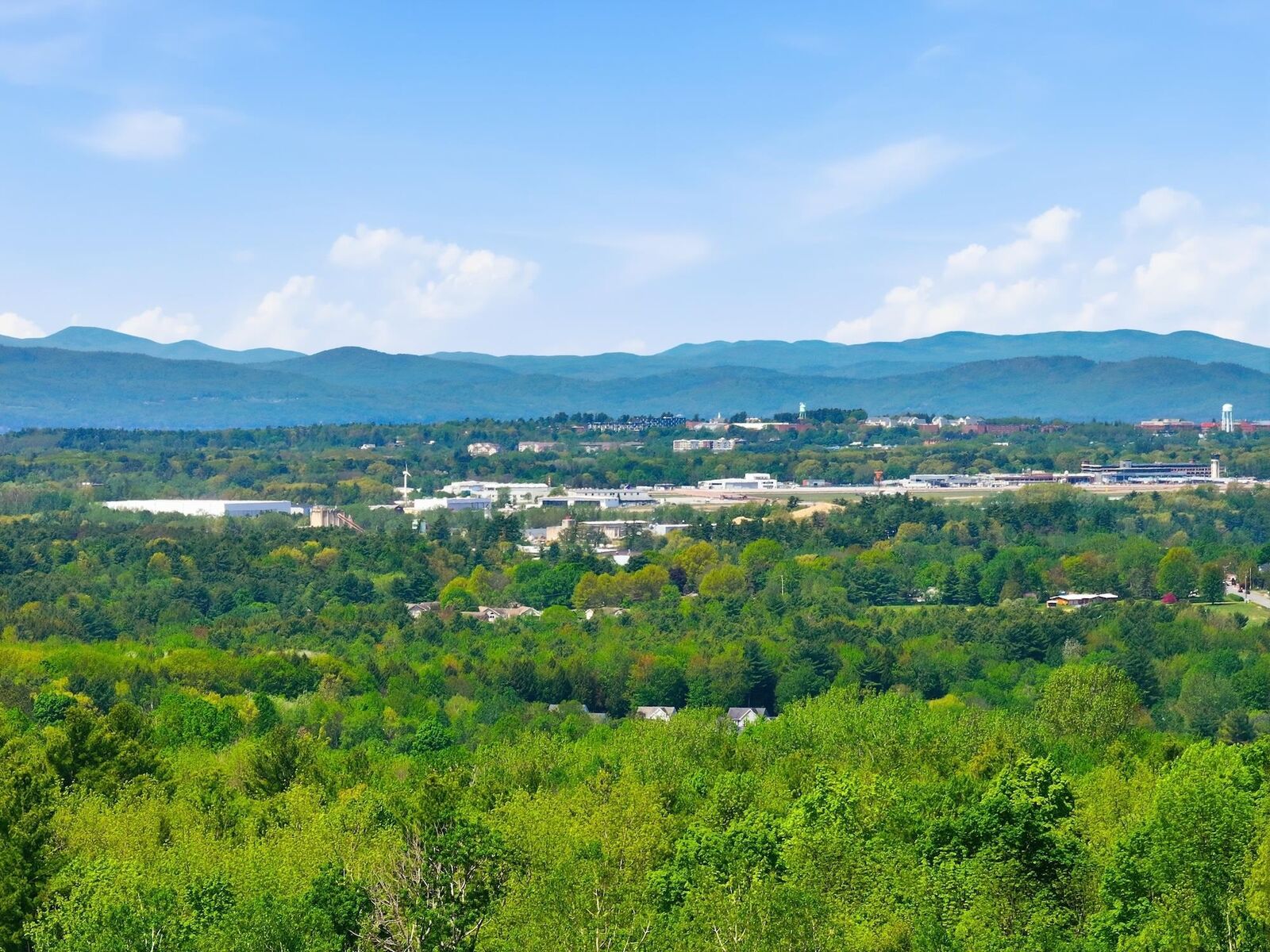 Property Photo:  351 Ledgewood Drive  VT 05495 