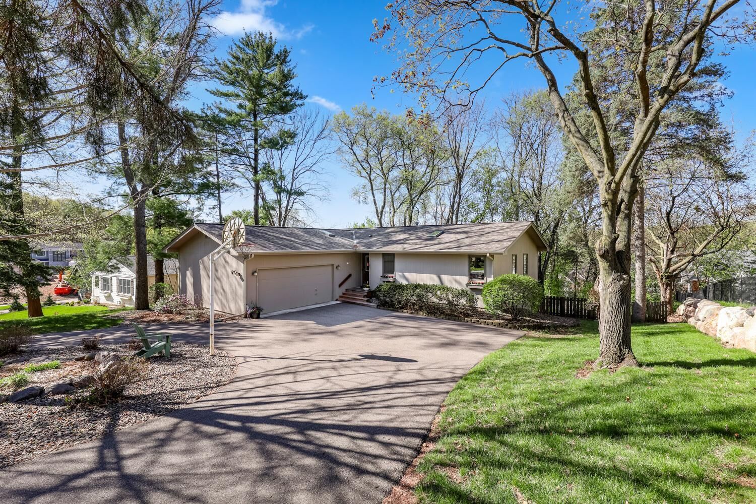 Property Photo:  531 Indian Hill Road  MN 55317 