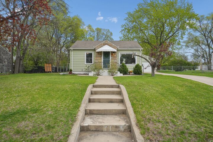 Property Photo:  4717 2nd Street NE  MN 55421 