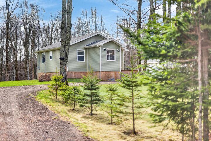 Property Photo:  15 Silver Tree Lane  PE C1N 2E1 