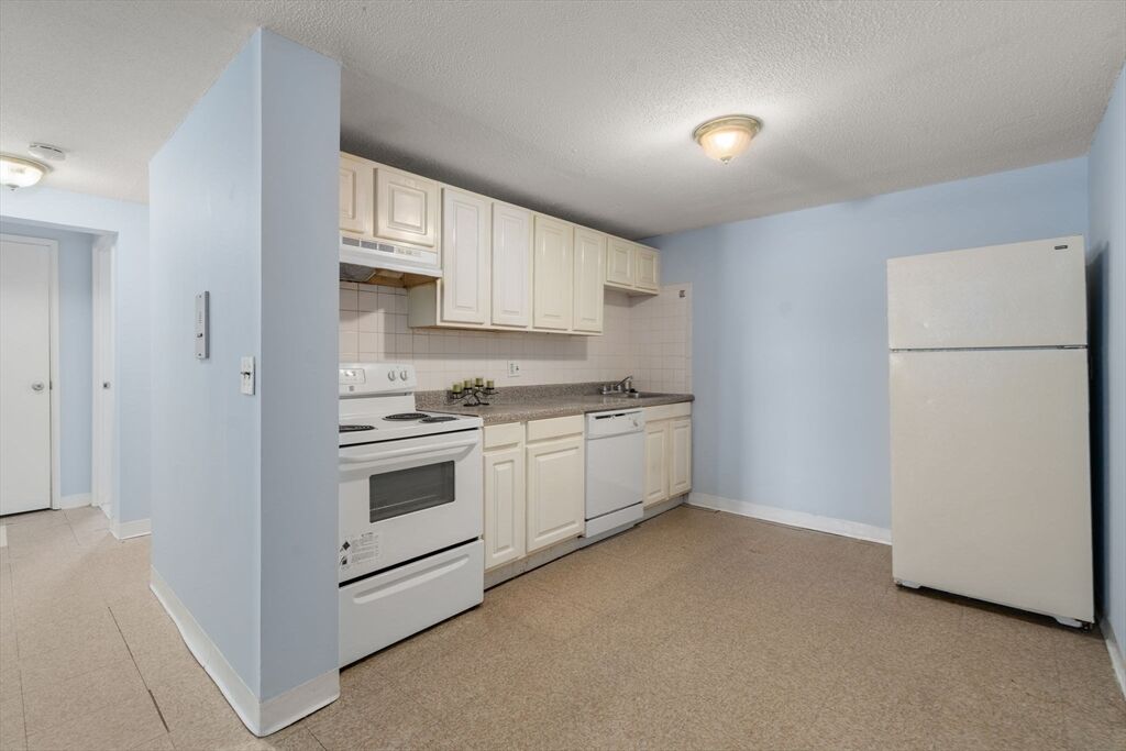 Property Photo:  71 Oxford Ave A  MA 02138 