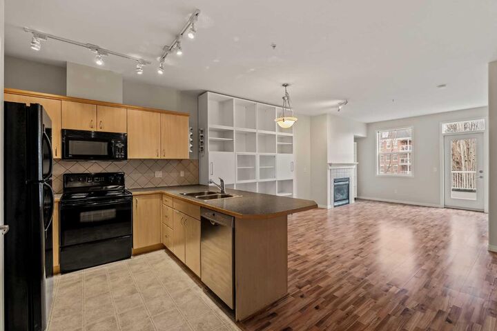 Property Photo:  3651 Marda Link SW 206  AB T3T 6J7 