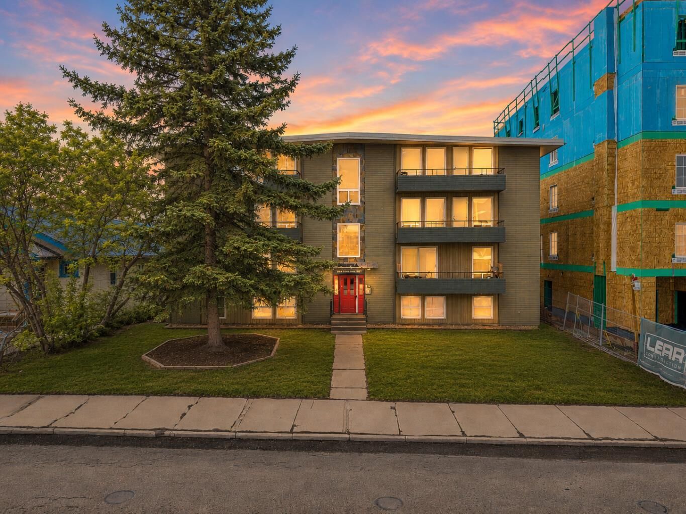 Property Photo:  2111 14 Street SW 104  AB T2T 3T2 