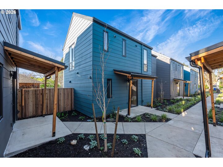 Property Photo: 5484 SE Boise St OR 97206