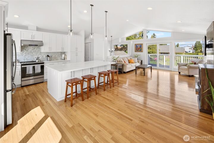 Property Photo:  7827 S 114th Street  WA 98178 