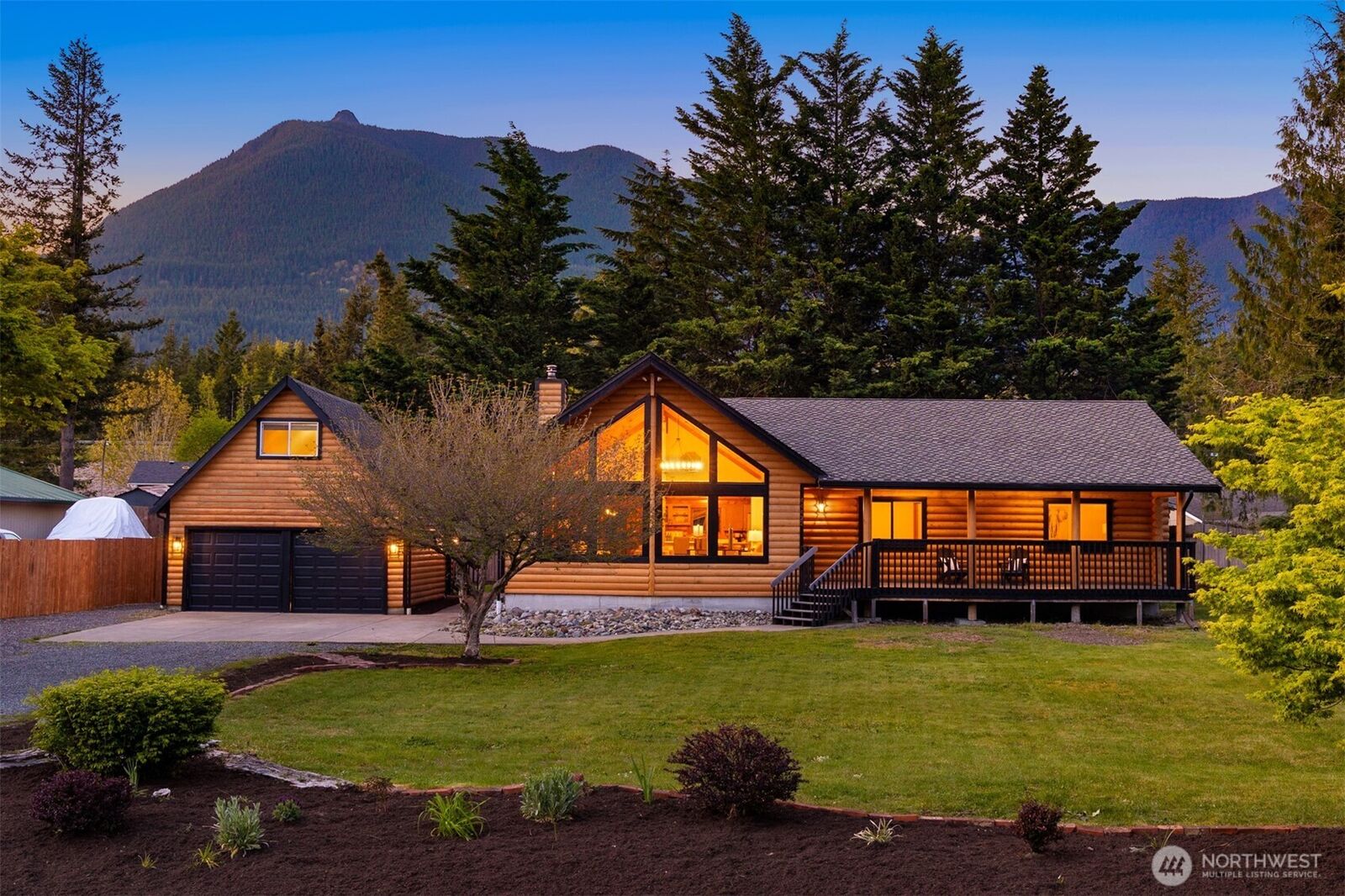 Property Photo:  44422 SE 142nd Place  WA 98045 