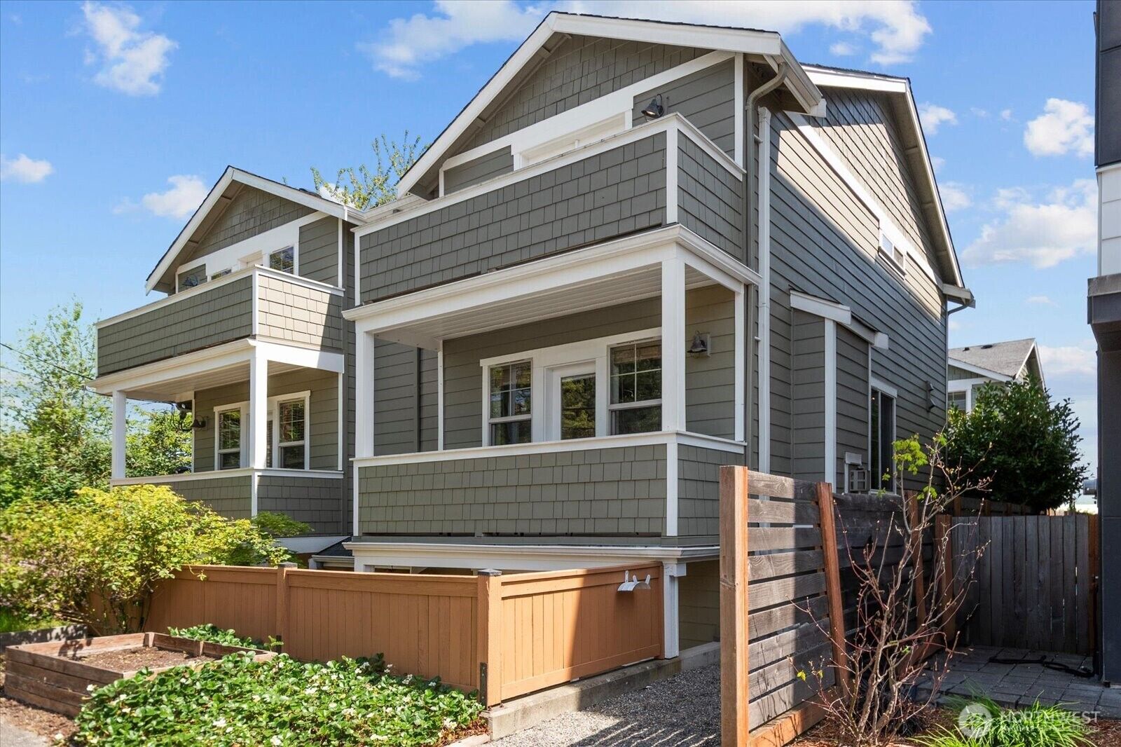 Property Photo:  4429  41st Avenue SW B  WA 98116 