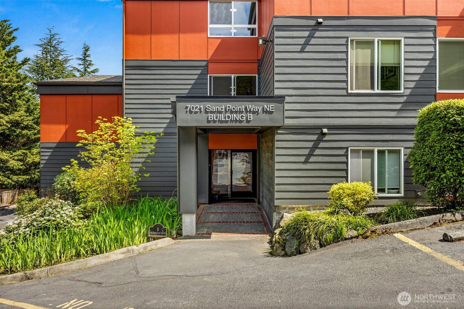 Property Photo:  7001  Sand Point Way  NE B212  WA 98115 