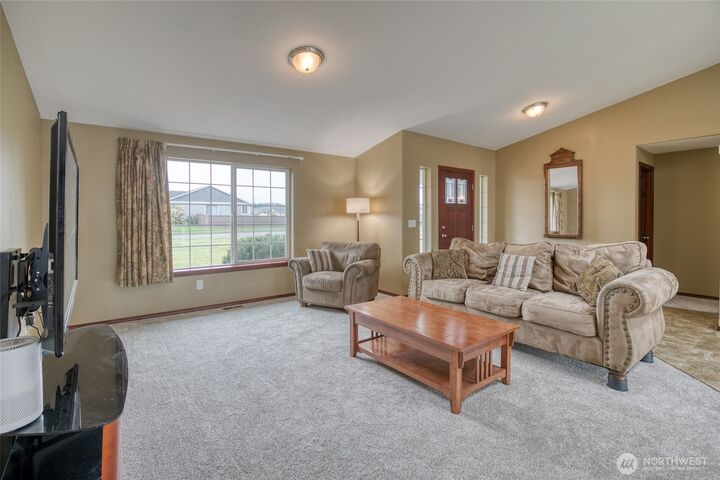 Property Photo:  285  Meadow Loop  WA 98563 