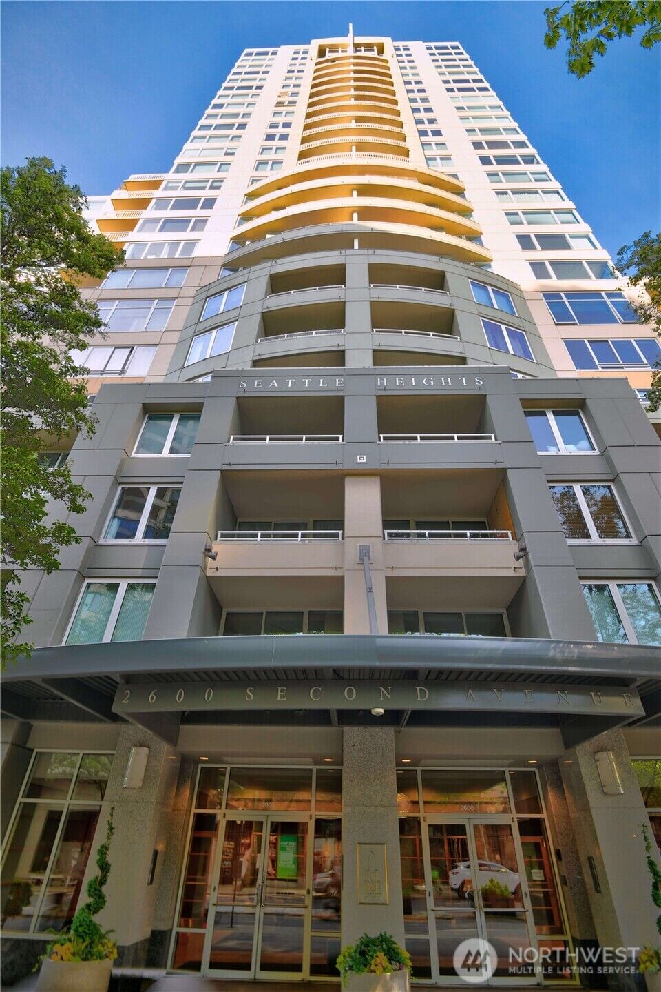 Property Photo:  2600  2nd Avenue 1808  WA 98121 