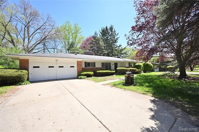 Property Photo: 2765 Lahser Road MI 48304