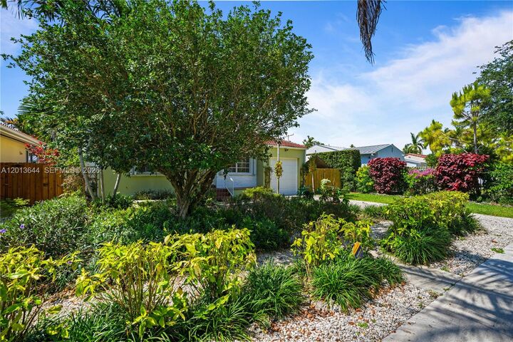 Property Photo:  2460 SW 24th St  FL 33145 