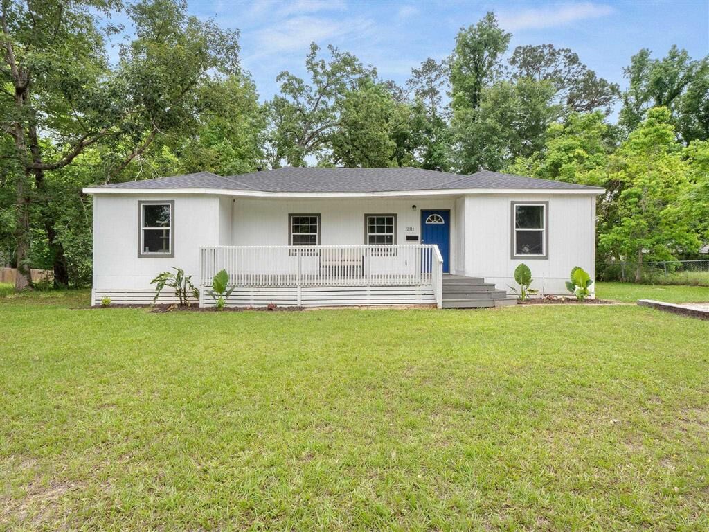 Property Photo:  2111 Jean Street  LA 71446 