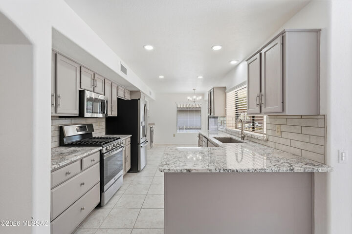 Property Photo: 14311 N Choctaw Drive AZ 85755