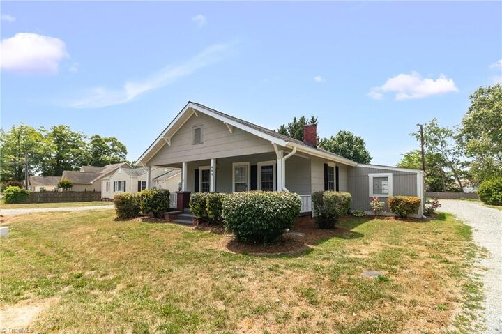 Property Photo:  609 Dobson Street  NC 27284 