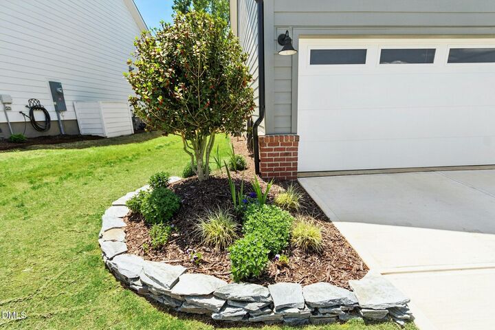 Property Photo: 33 Imagine Way NC 27312