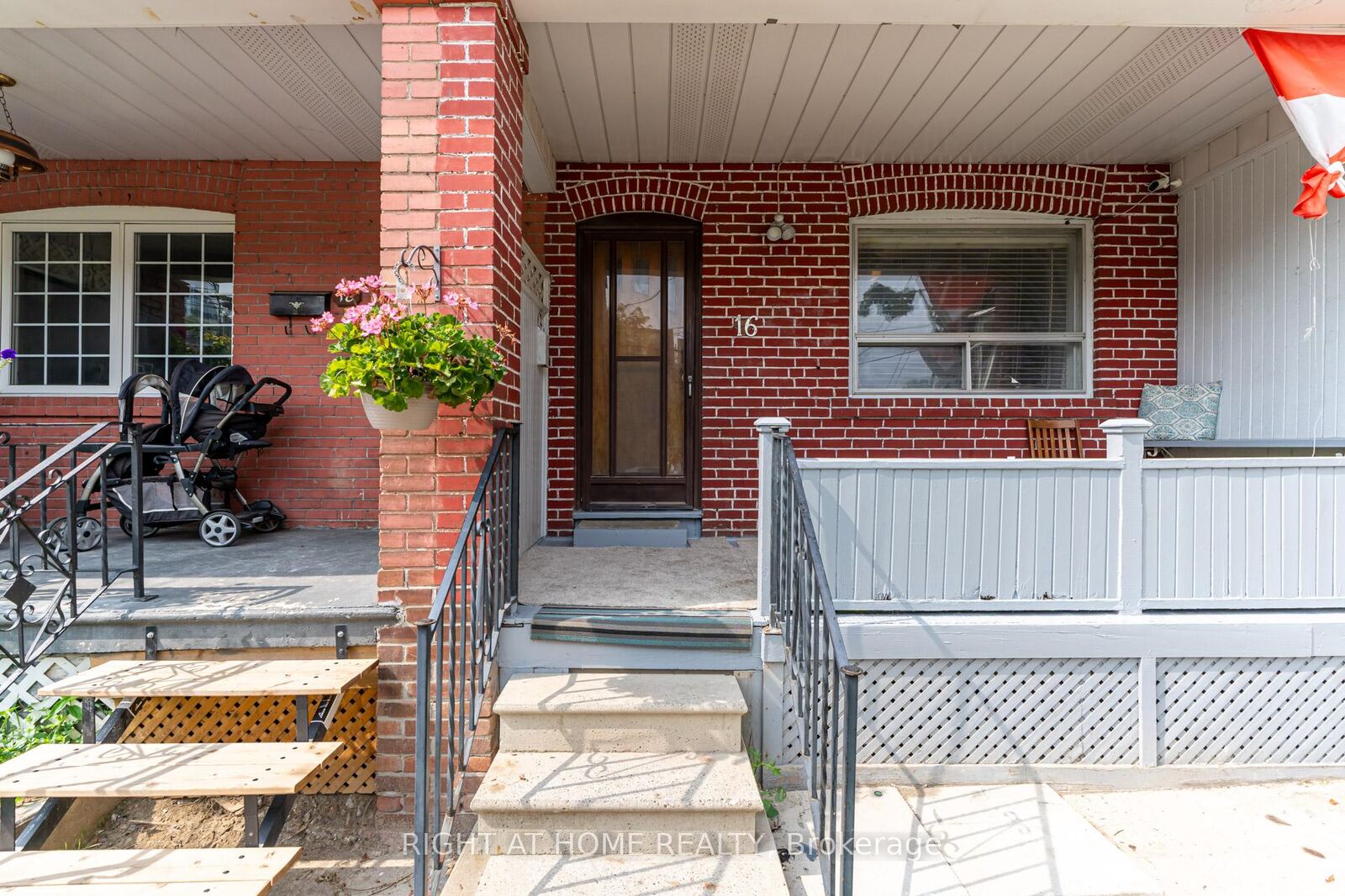 Property Photo: 16 Pryor Avenue ON M6N 1M4