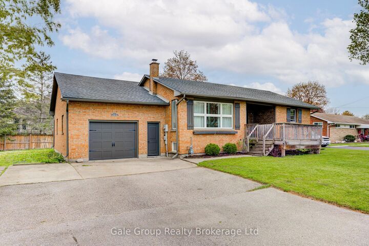 222 Caverly Road S — photo 1