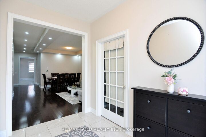 Property Photo: 42 Brookwater Crescent ON L7C 4A4