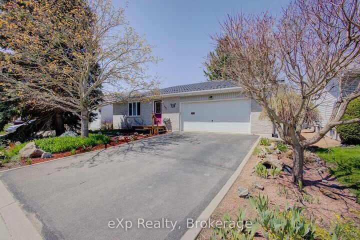 Property Photo: 685 Reserve Avenue S ON N4W 2L3