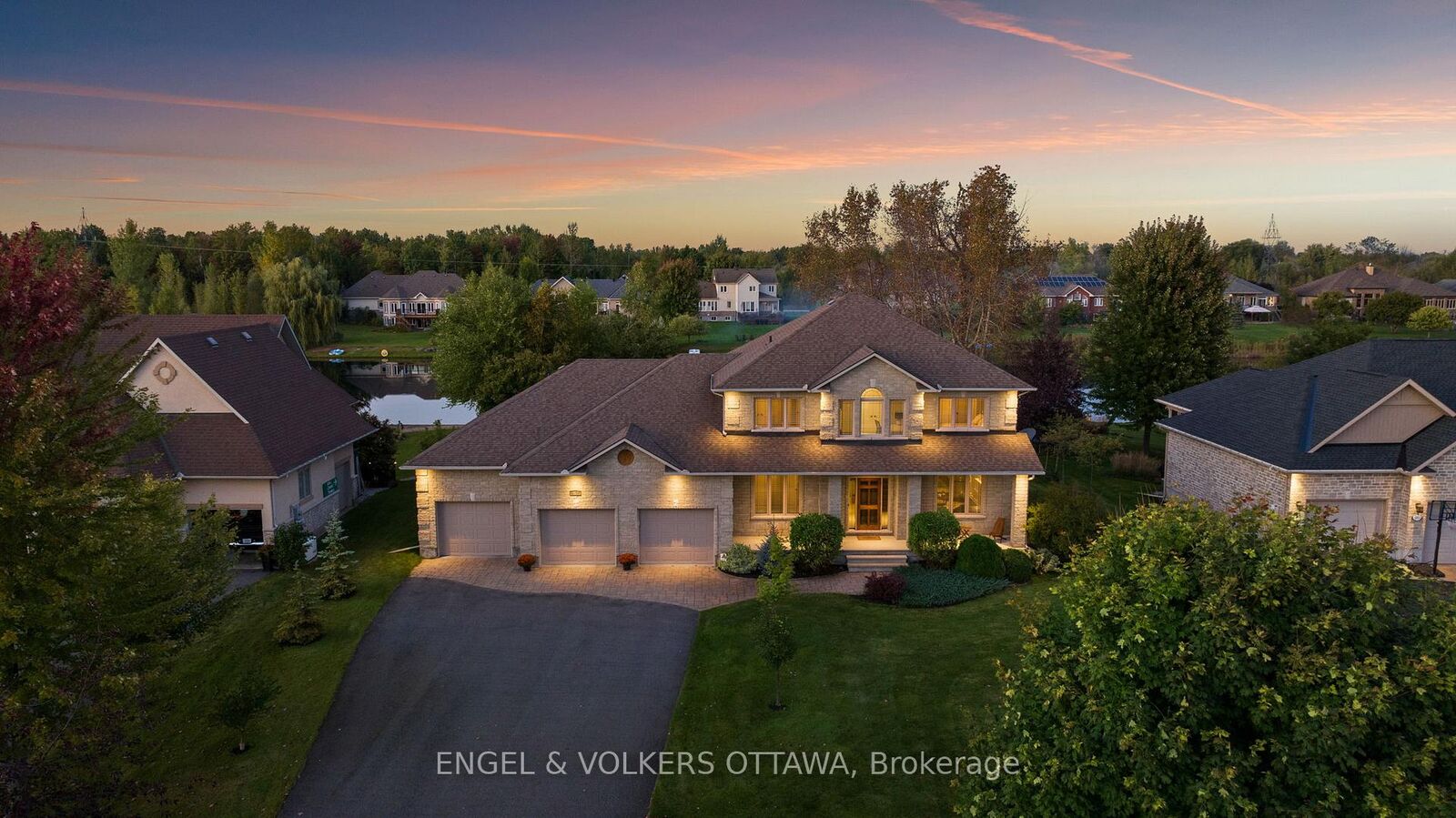 Property Photo: 6808 Suncrest Drive ON K4P 0B2