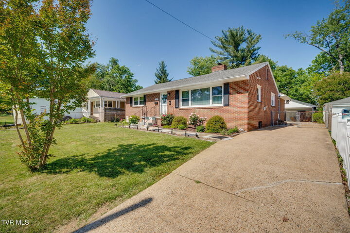 Property Photo:  2229 Cypress Street  TN 37664 
