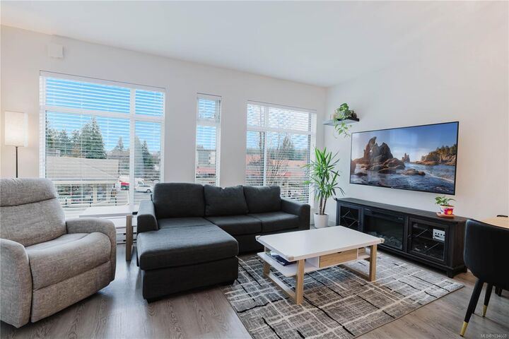 Property Photo:  707 Treanor Ave 202  BC V9B 0X7 