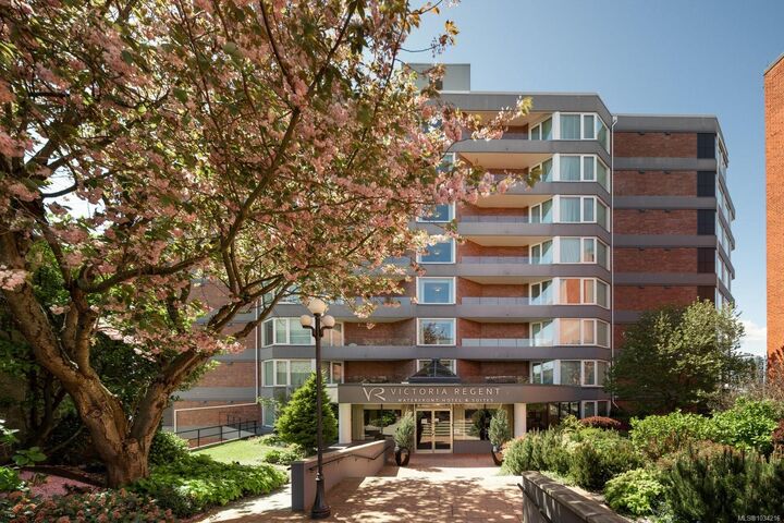 Property Photo: 1234 Wharf St 401 BC V8W 3H9