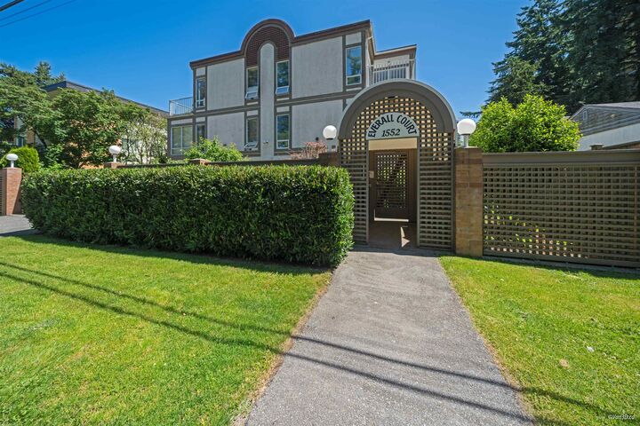 Property Photo:  1552 Everall Street 3  BC V4B 3S8 