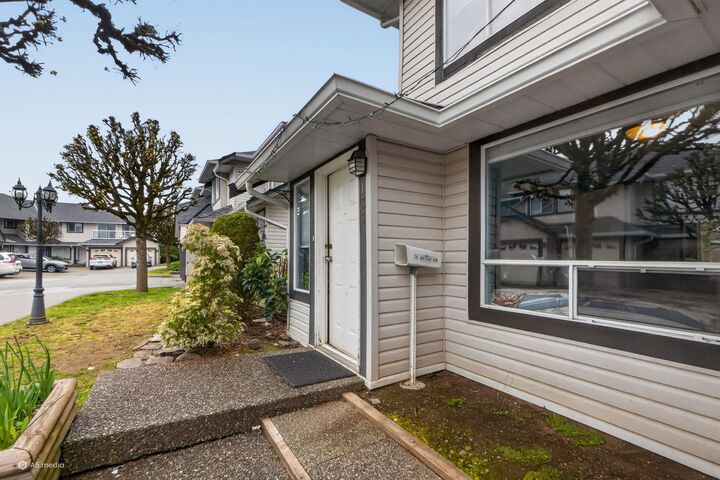 Property Photo: 3160 Townline Road 135 BC V2T 5P4
