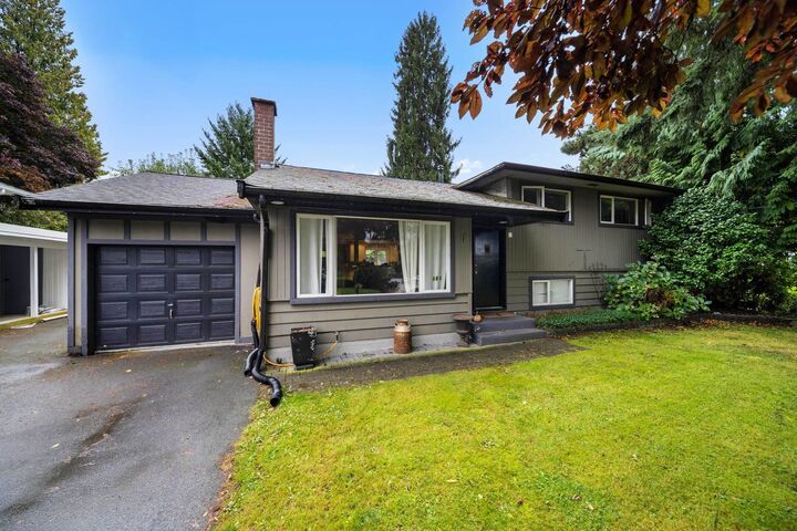 966 Dundonald Drive — photo 1