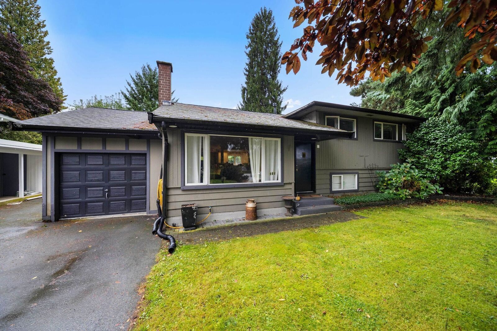 Property Photo: 966 Dundonald Drive BC V3H 1B7