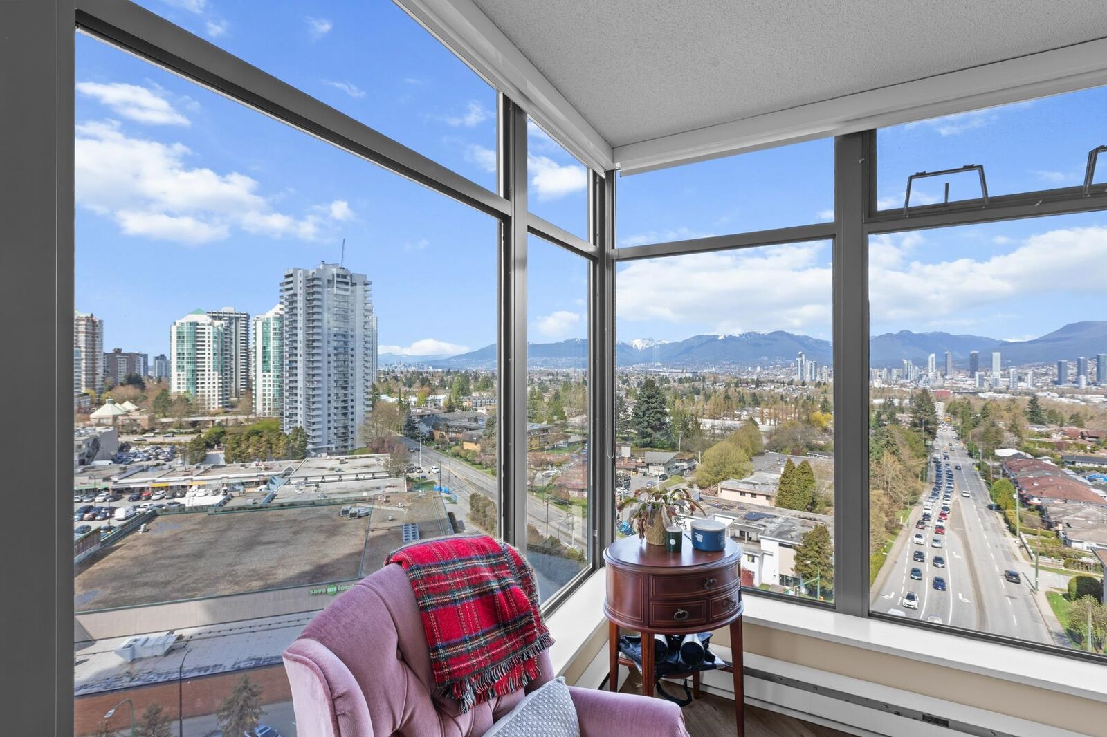 Property Photo: 4505 Hazel Street 1606 BC V5H 4T1