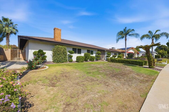Property Photo: 4513 McCray Street CA 93308