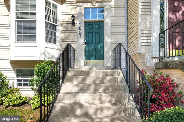 Property Photo:  1607 Benoli Court  MD 21113 