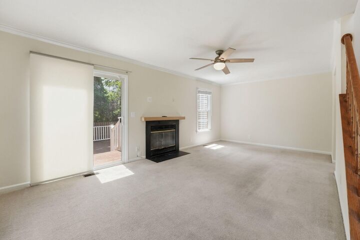 Property Photo: 719 Arbor Court VA 20186