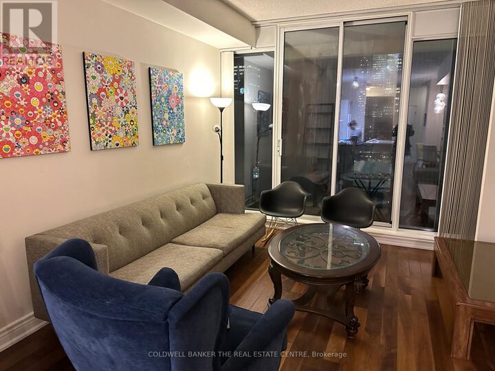 Property Photo:  111 Elizabeth Street 1710  ON M5G 1P7 