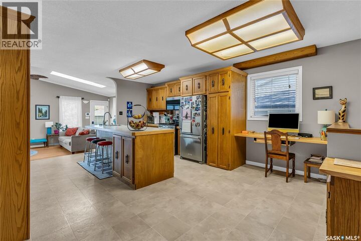 Property Photo:  1534 9th Avenue N  SK S7K 2Z7 