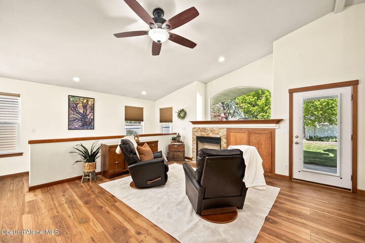 Property Photo:  1511 W Tualatin Dr  ID 83854 