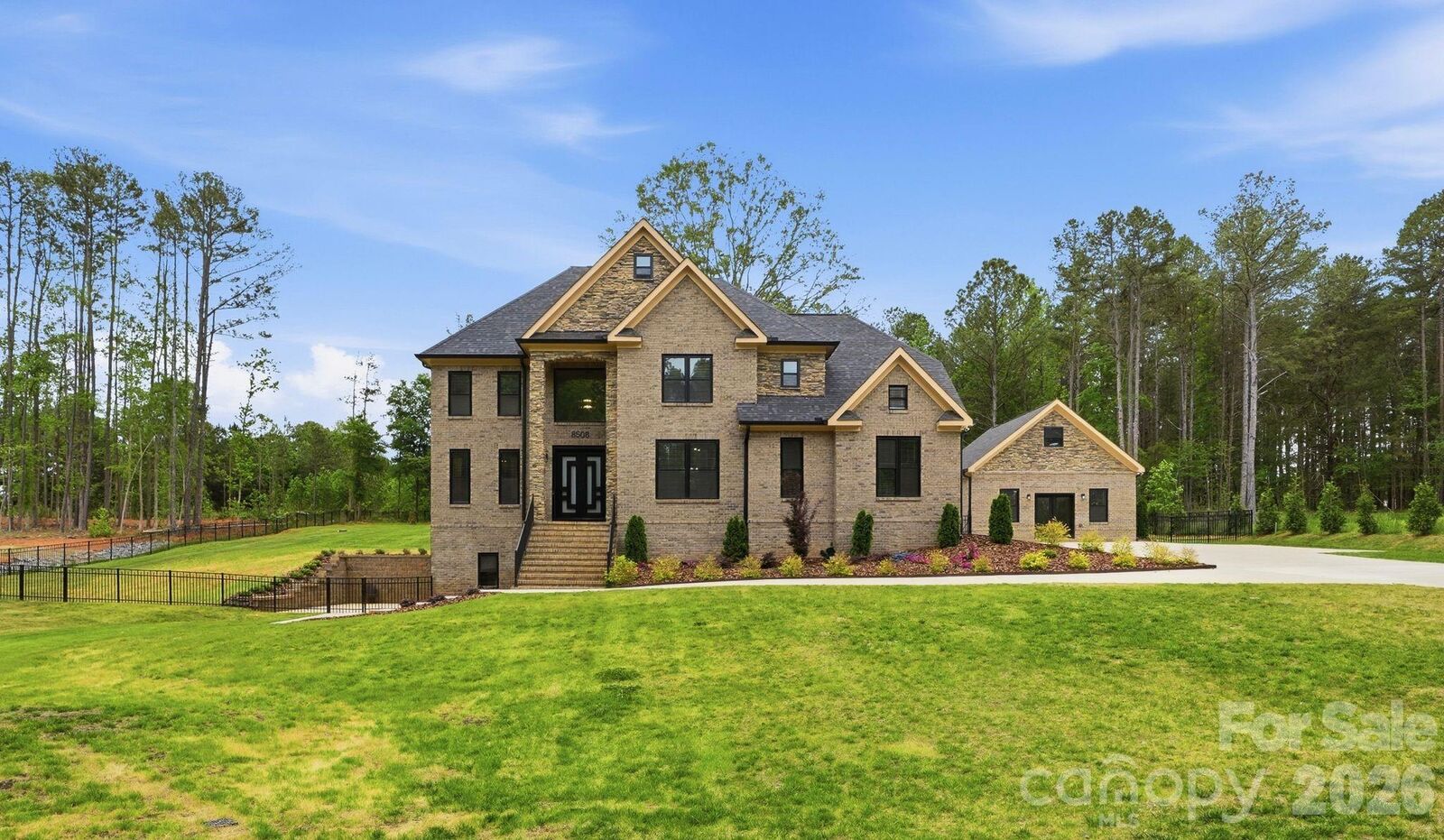 Property Photo:  8508 Max Meadows Drive  NC 28227 
