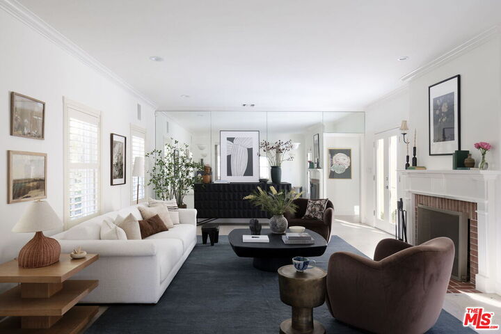 Property Photo:  632 S Arden Blvd  CA 90005 