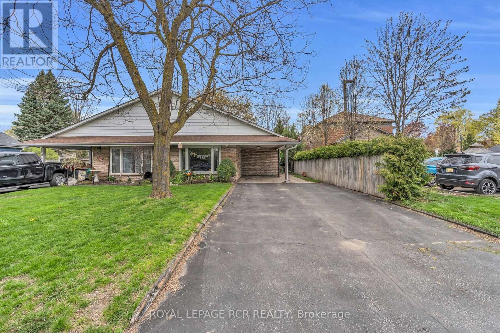Property Photo:  126 Nelson Street A  ON L9R 1J5 