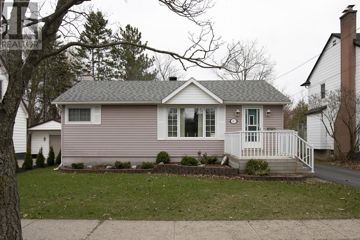 Property Photo:  167 Mark St  ON P6A 3M4 