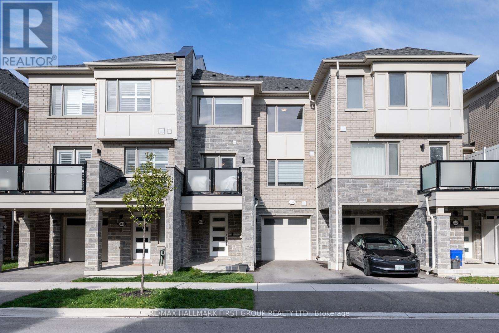 Property Photo:  3359 Thunderbird Promenade  ON L1X 0N1 