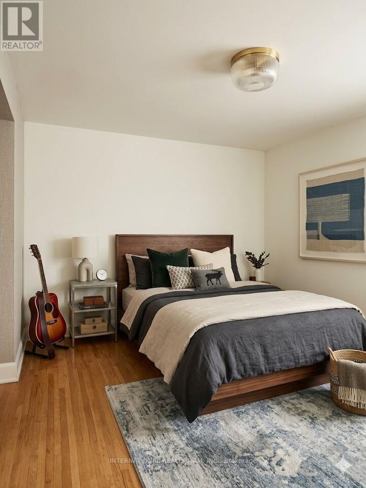 Property Photo:  2143 Grange Drive  ON L5B 1P4 