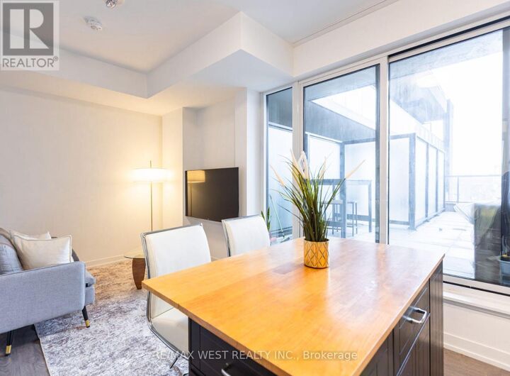 Property Photo:  270 Dufferin Street 313  ON M6K 0H8 