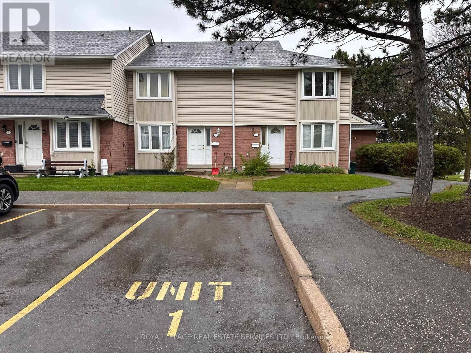 Property Photo:  2079 The Collegeway 1  ON L5L 3M1 
