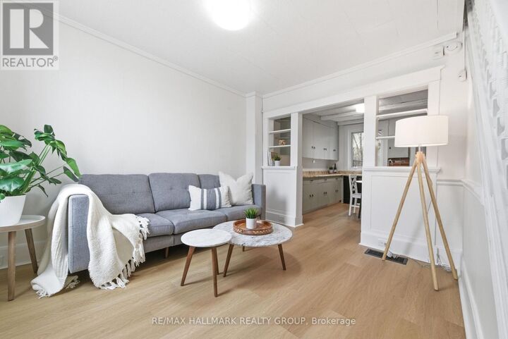 Property Photo:  391 Murray Street  ON K8A 4P5 