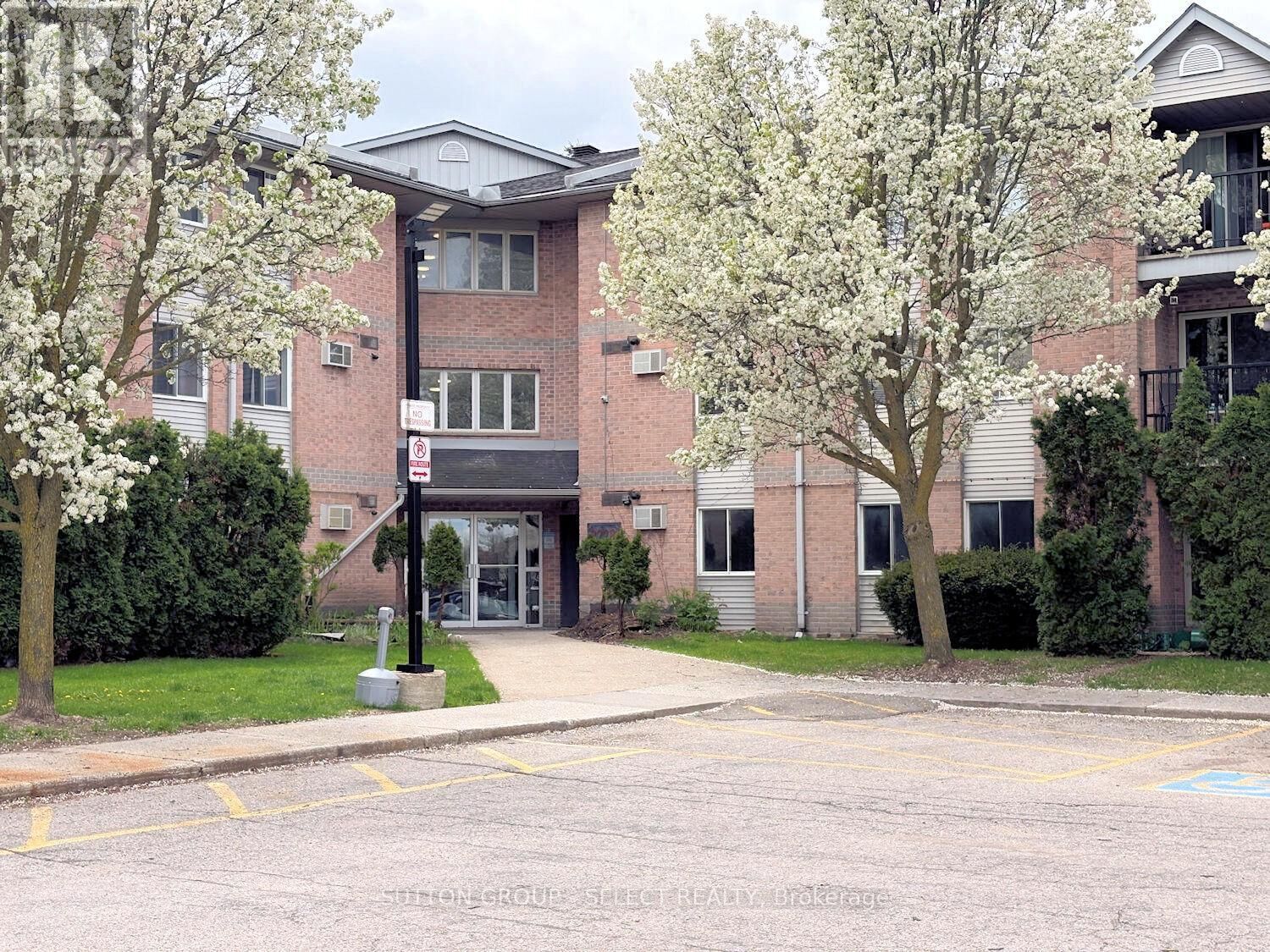 Property Photo:  2228 Trafalgar Street 226  ON N5V 4J8 